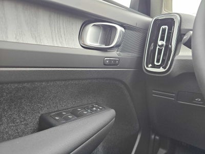 2026 Volvo XC40 Core