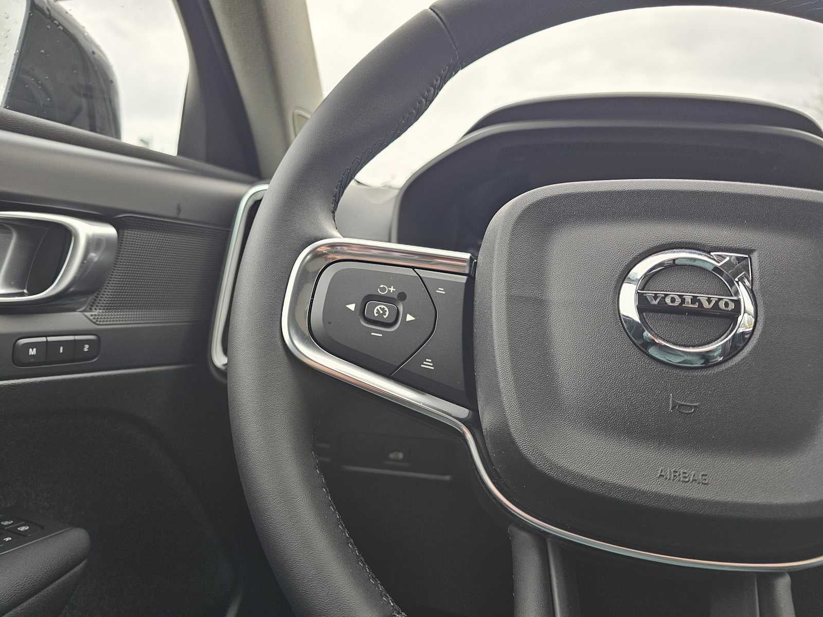 2026 Volvo XC40 Core