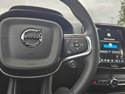 2026 Volvo XC40 Core