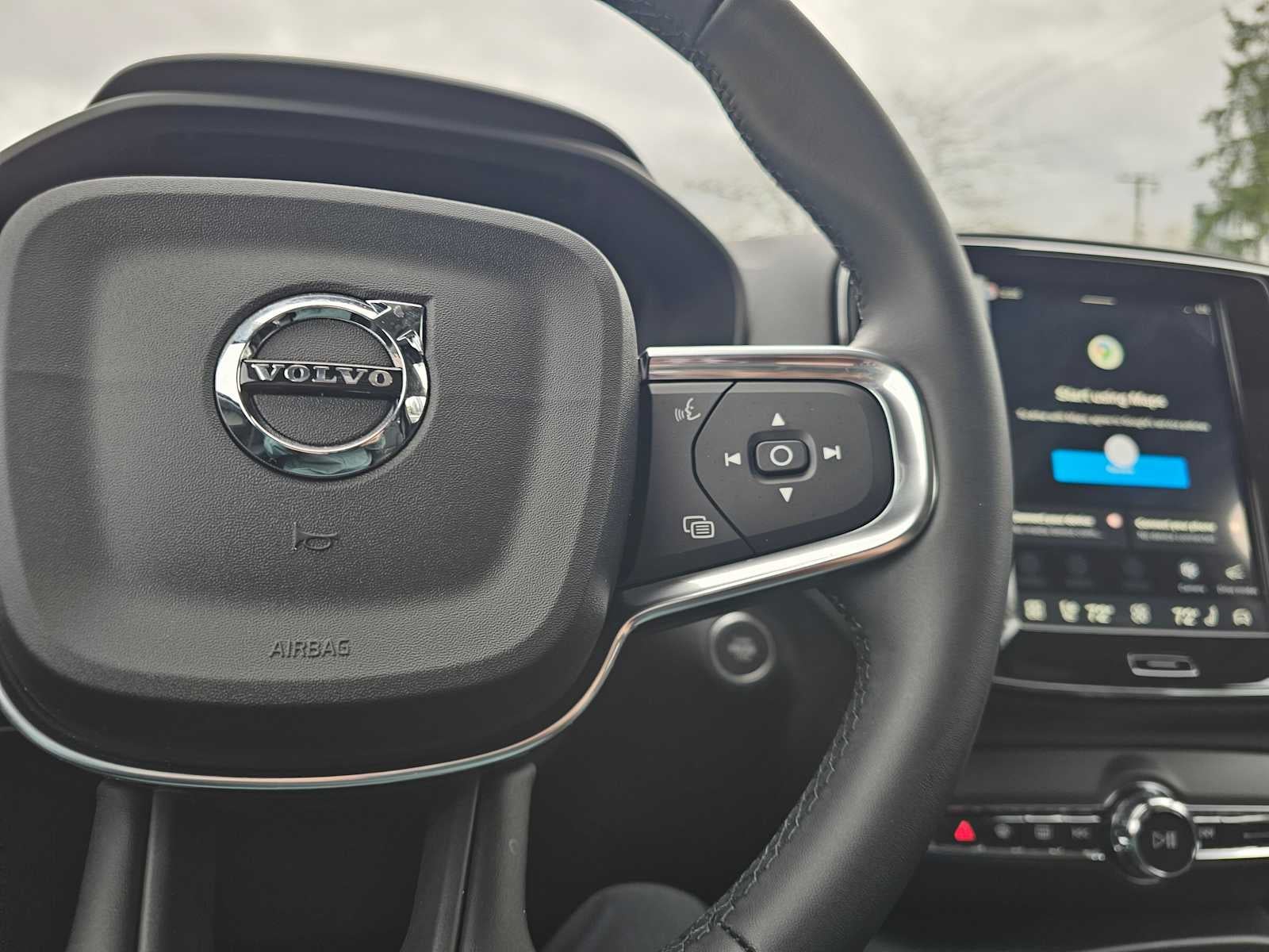 2026 Volvo XC40 Core