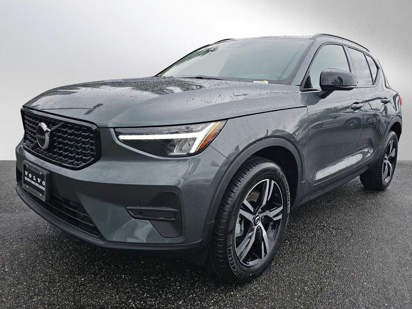 2026 Volvo XC40 Core