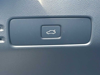 2025 Volvo XC40 Core Bright Theme