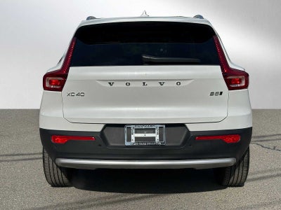2025 Volvo XC40 Core Bright Theme
