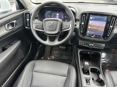2025 Volvo XC40 Core Bright Theme
