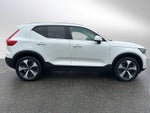 2025 Volvo XC40 Core Bright Theme