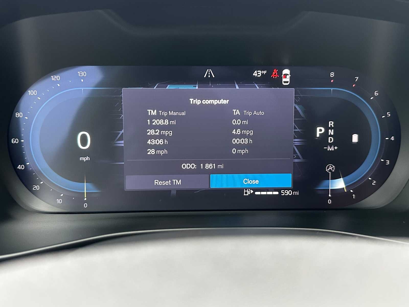 2025 Volvo XC40 Core Bright Theme