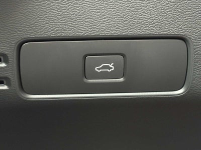 2025 Volvo XC40 Core Bright Theme