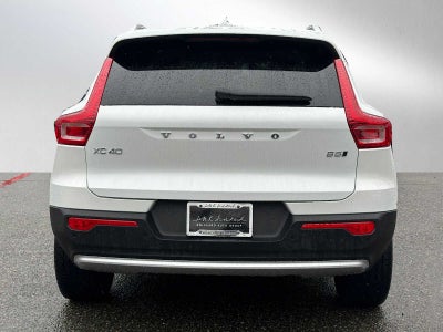 2025 Volvo XC40 Core Bright Theme