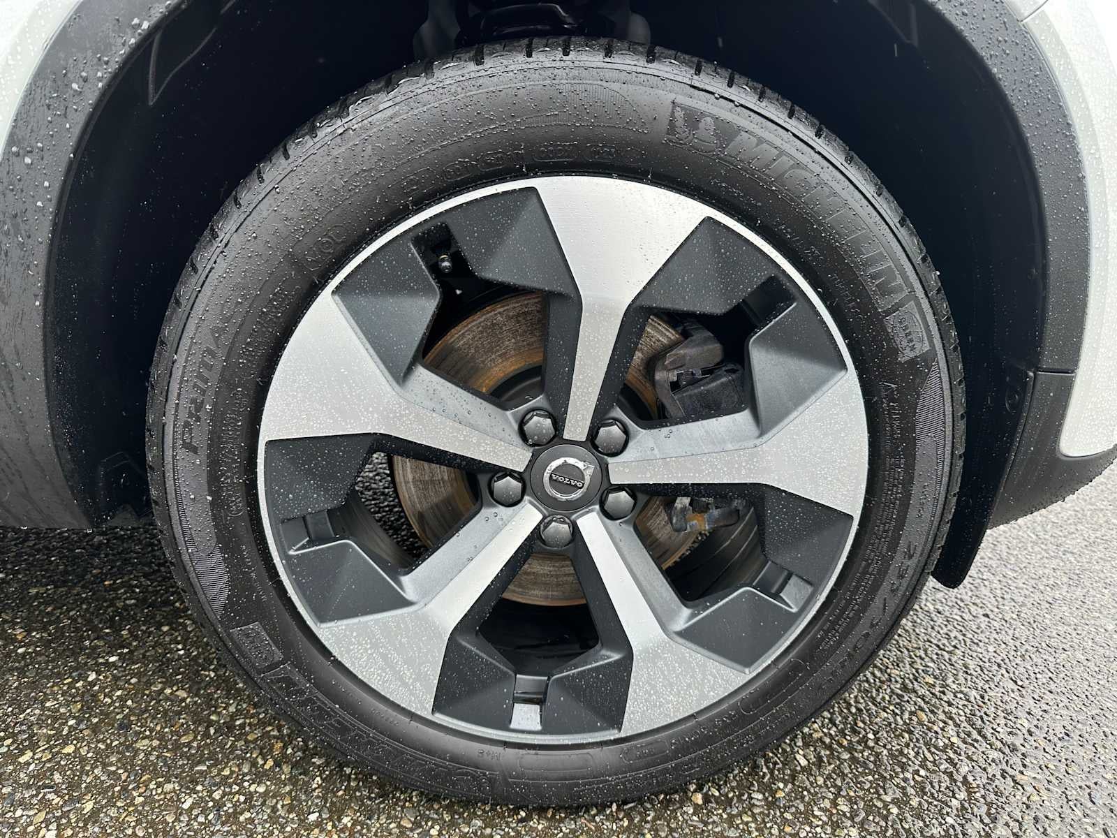 2025 Volvo XC40 Core Bright Theme