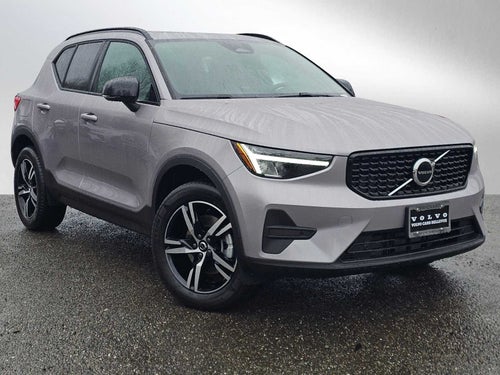 2026 Volvo XC40 Core