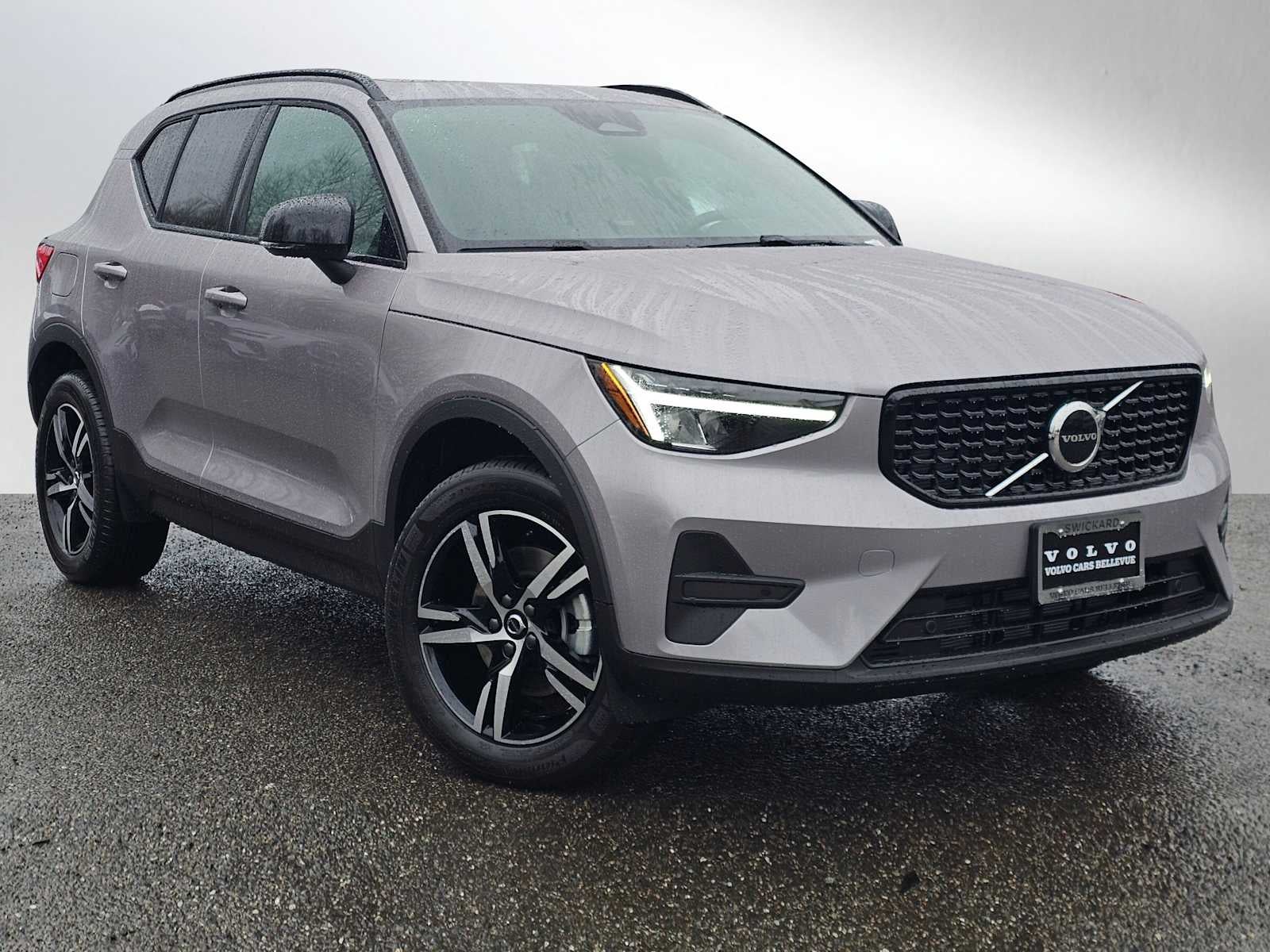 2026 Volvo XC40 Core