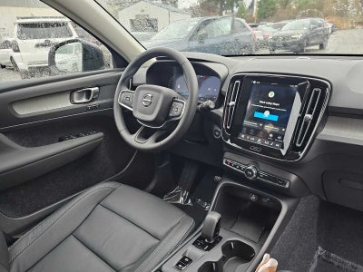 2026 Volvo XC40 Core