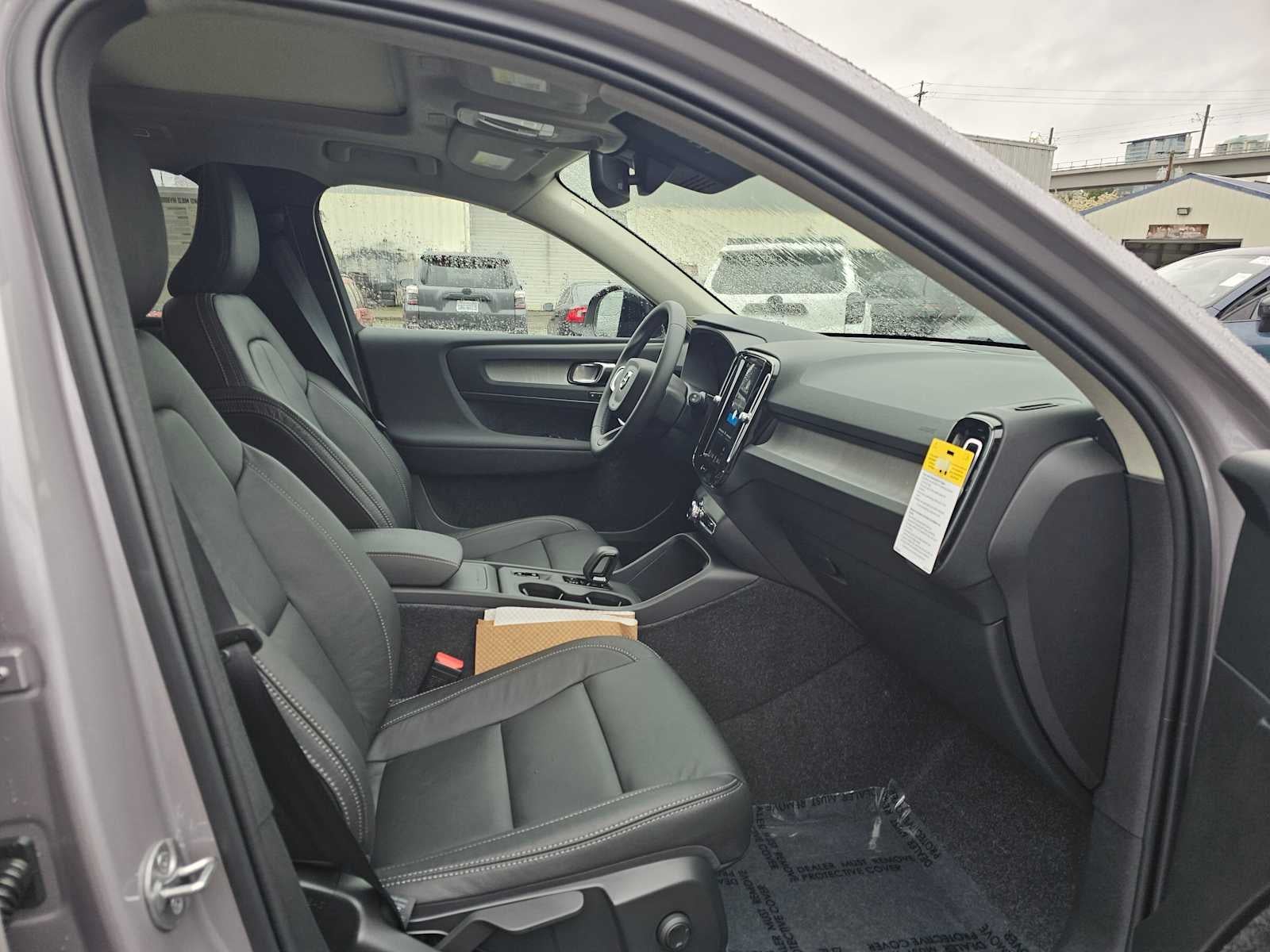 2026 Volvo XC40 Core