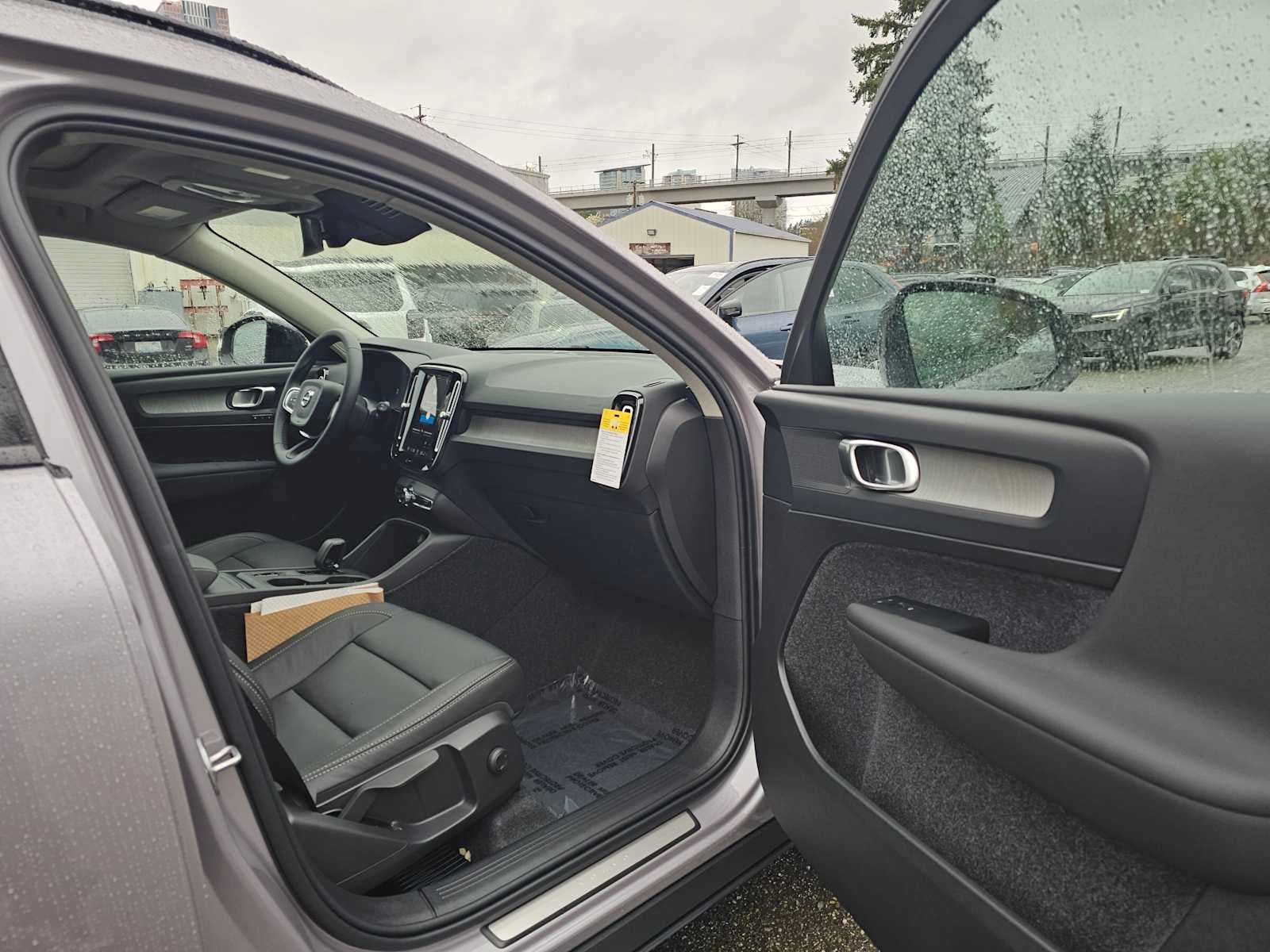 2026 Volvo XC40 Core