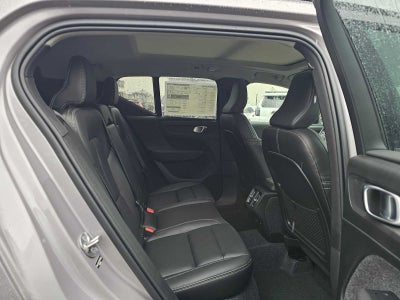 2026 Volvo XC40 Core