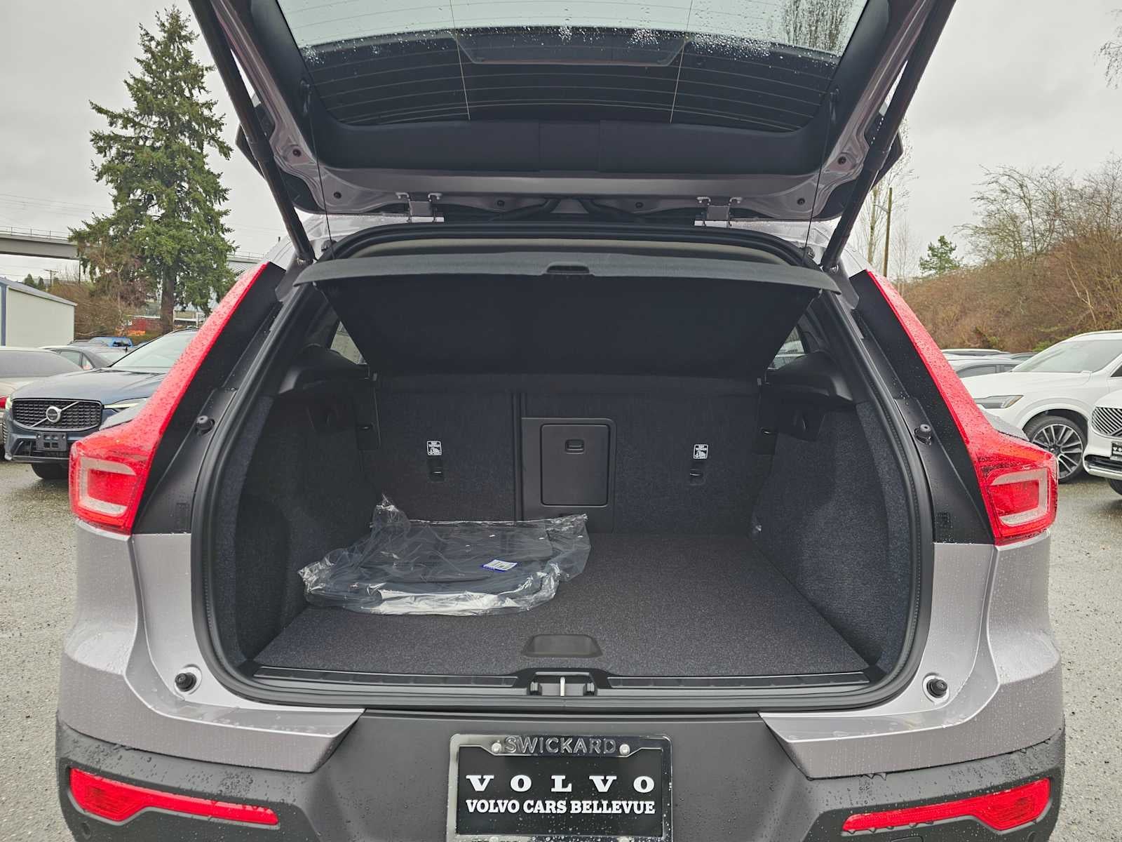 2026 Volvo XC40 Core