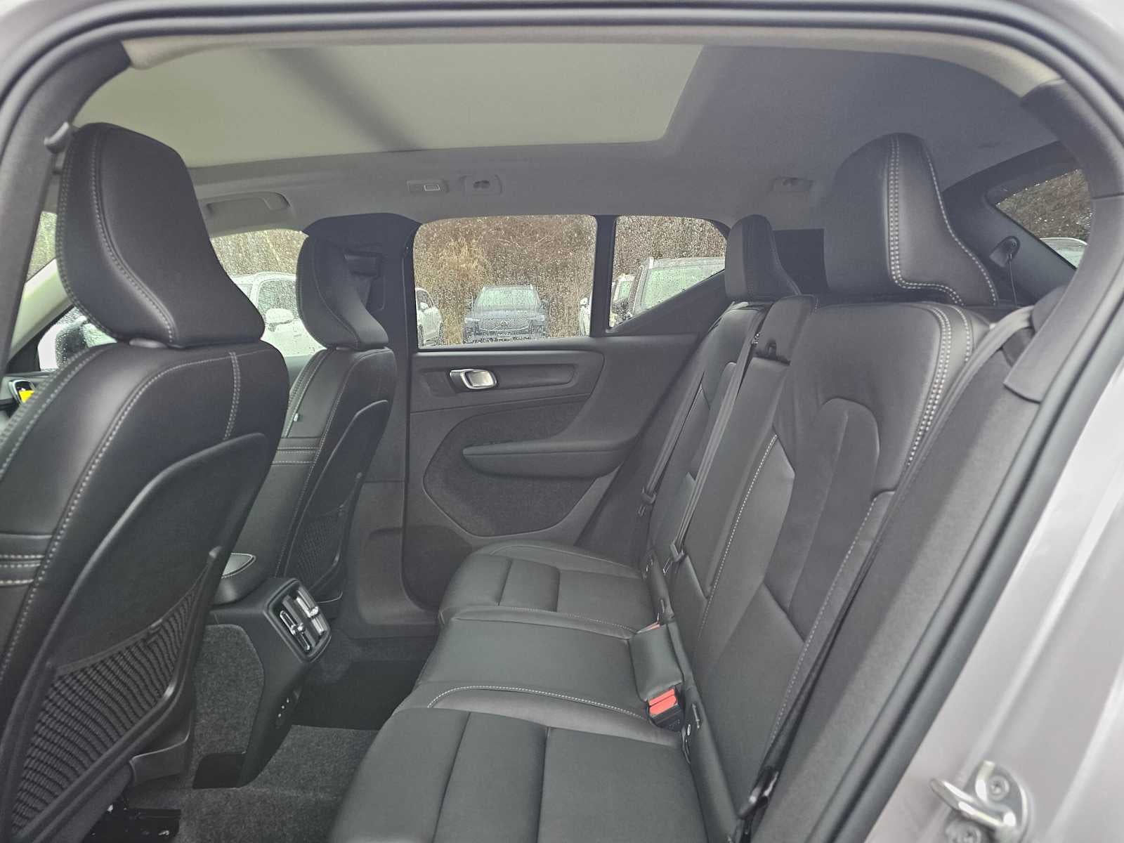 2026 Volvo XC40 Core
