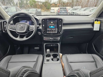 2026 Volvo XC40 Core