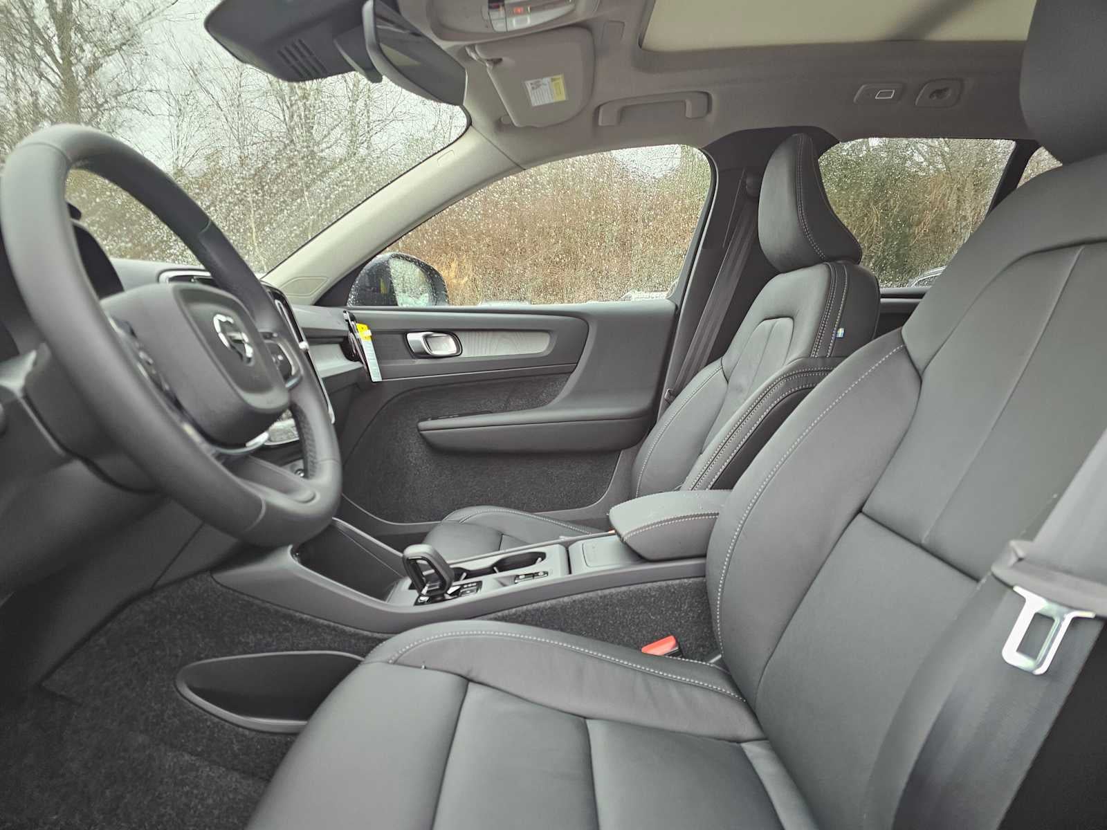 2026 Volvo XC40 Core