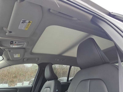 2026 Volvo XC40 Core
