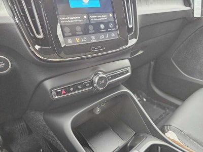 2026 Volvo XC40 Core
