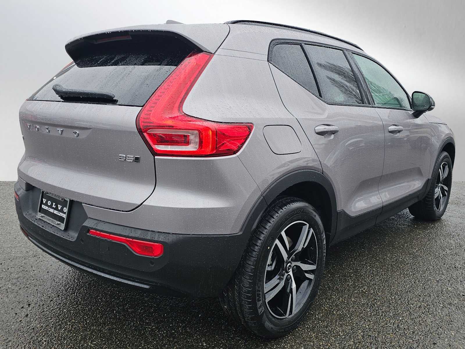 2026 Volvo XC40 Core