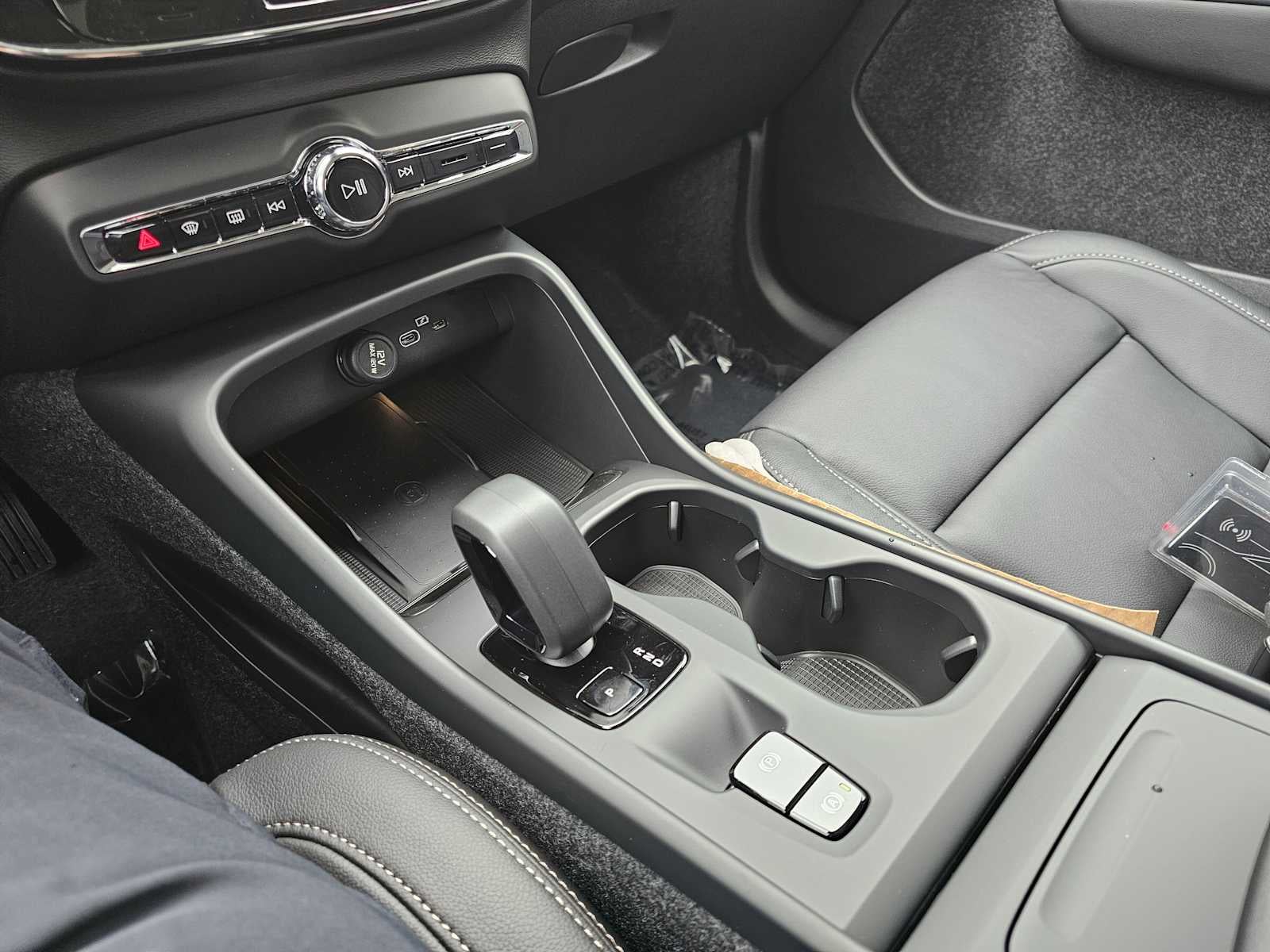2026 Volvo XC40 Core