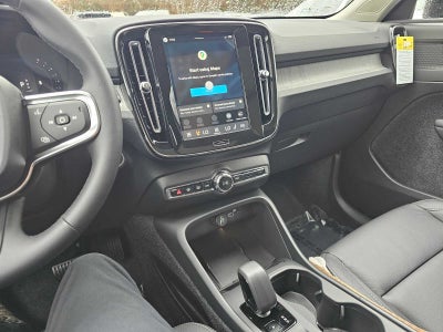 2026 Volvo XC40 Core