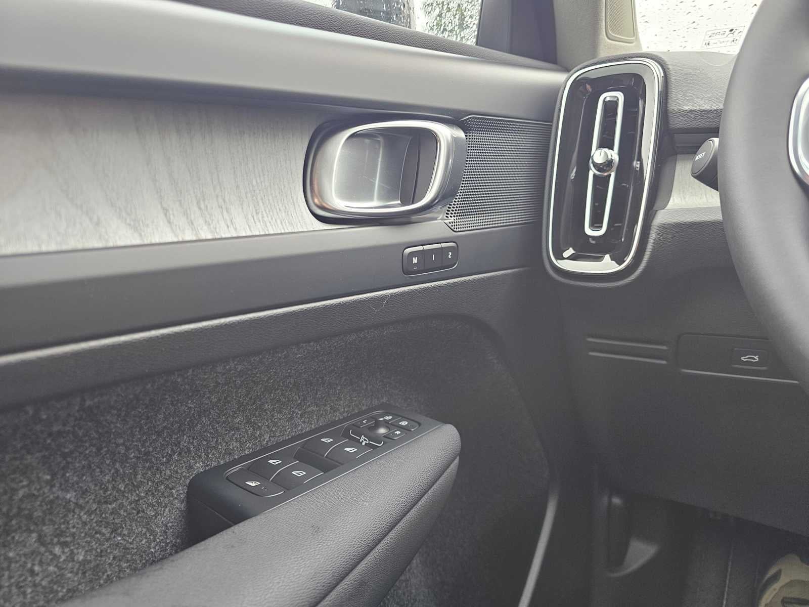 2026 Volvo XC40 Core