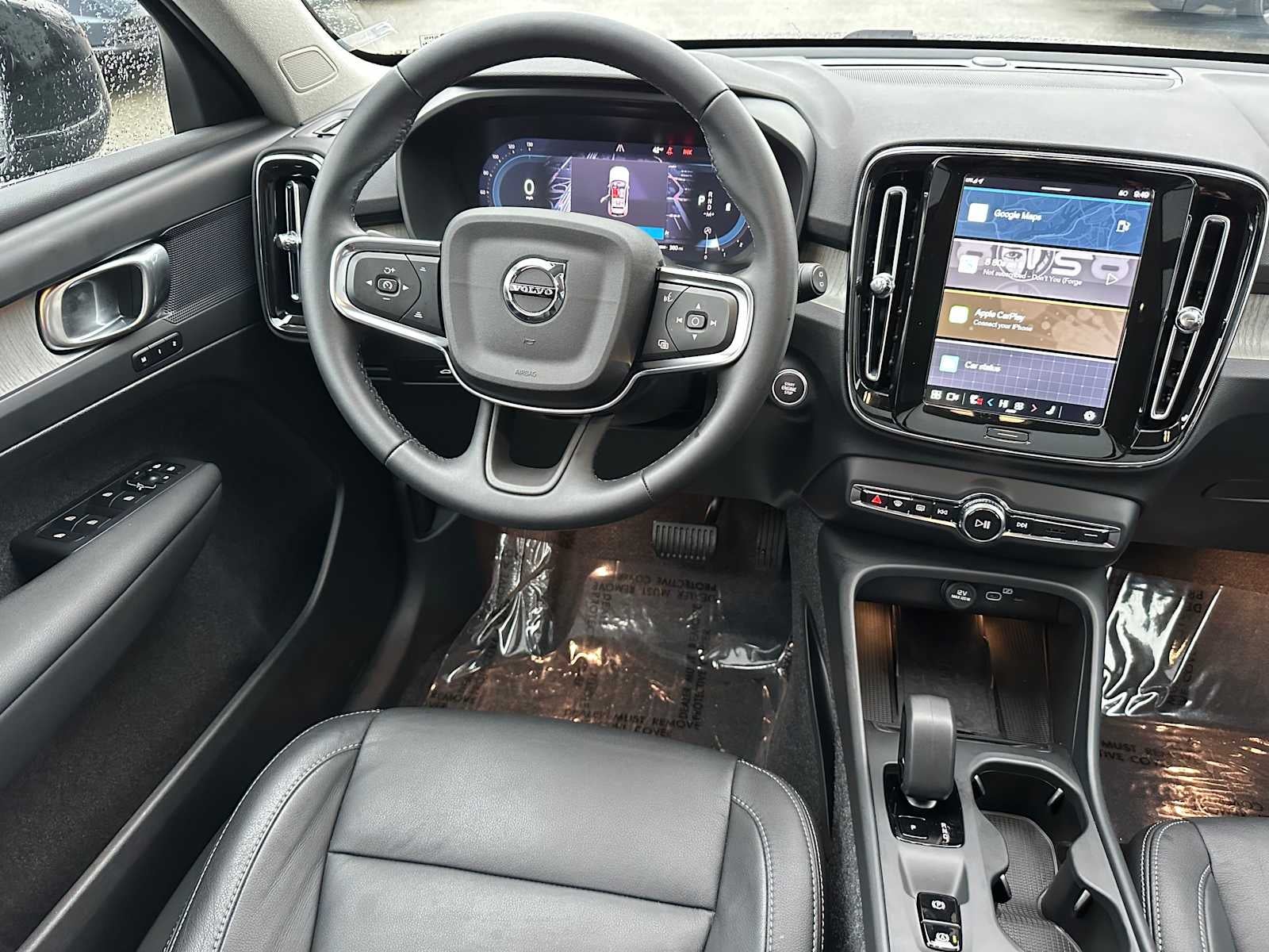 2025 Volvo XC40 Core Bright Theme