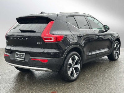 2025 Volvo XC40 Core Bright Theme