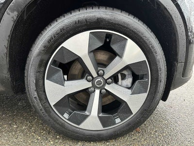 2025 Volvo XC40 Core Bright Theme