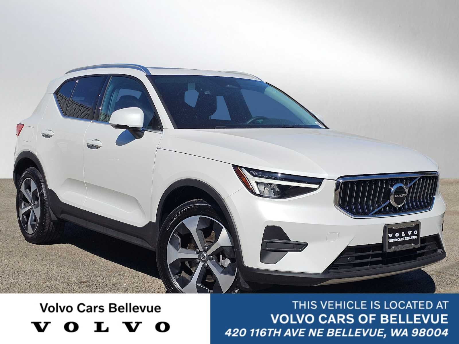 2025 Volvo XC40 B5 Core Bright AWD's photo