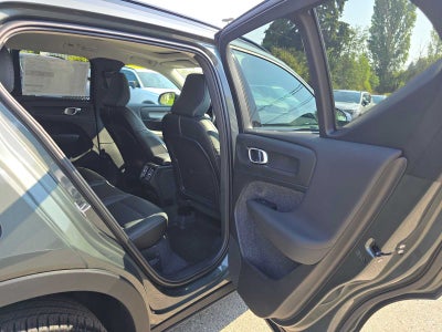 2026 Volvo XC40 Core