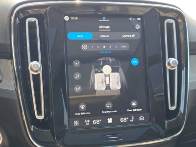 2026 Volvo XC40 Core