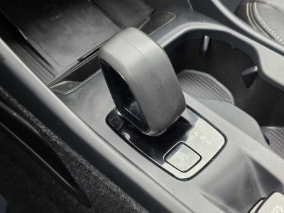 2024 Volvo XC40 Core Dark Theme