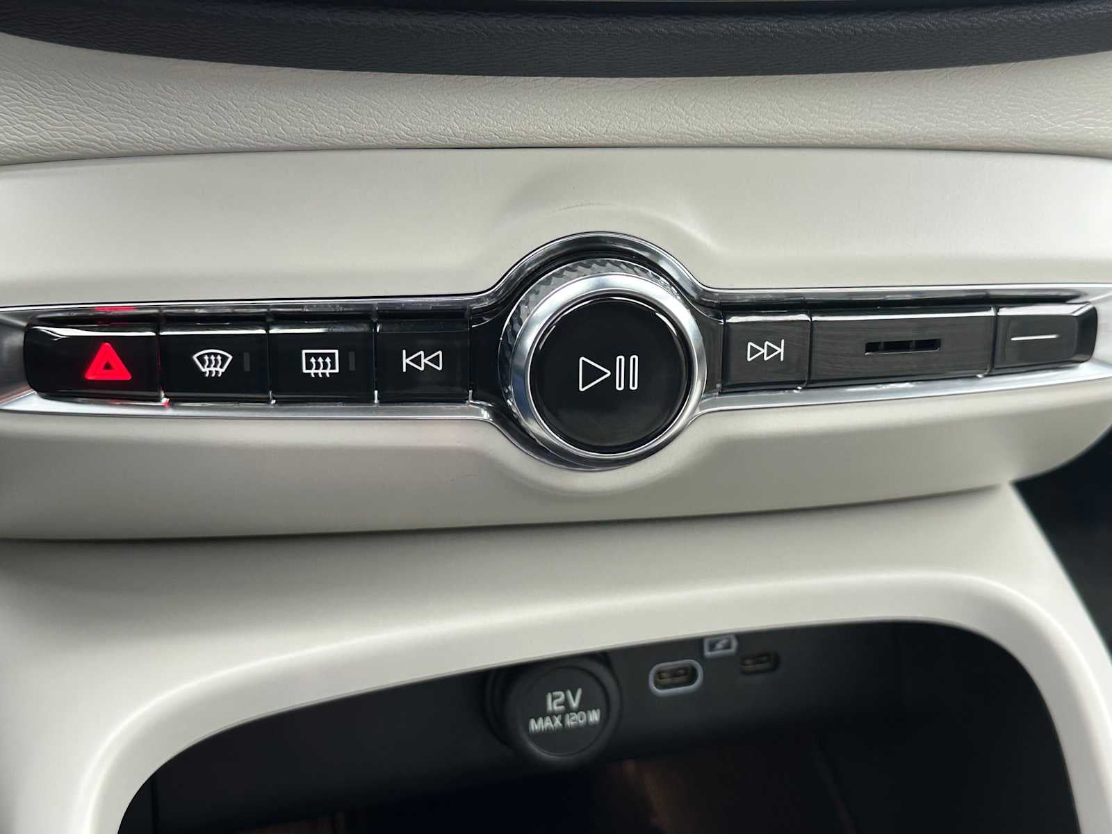2026 Volvo XC40 Ultra