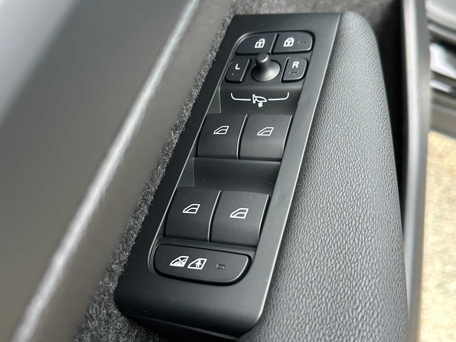 2026 Volvo XC40 Ultra