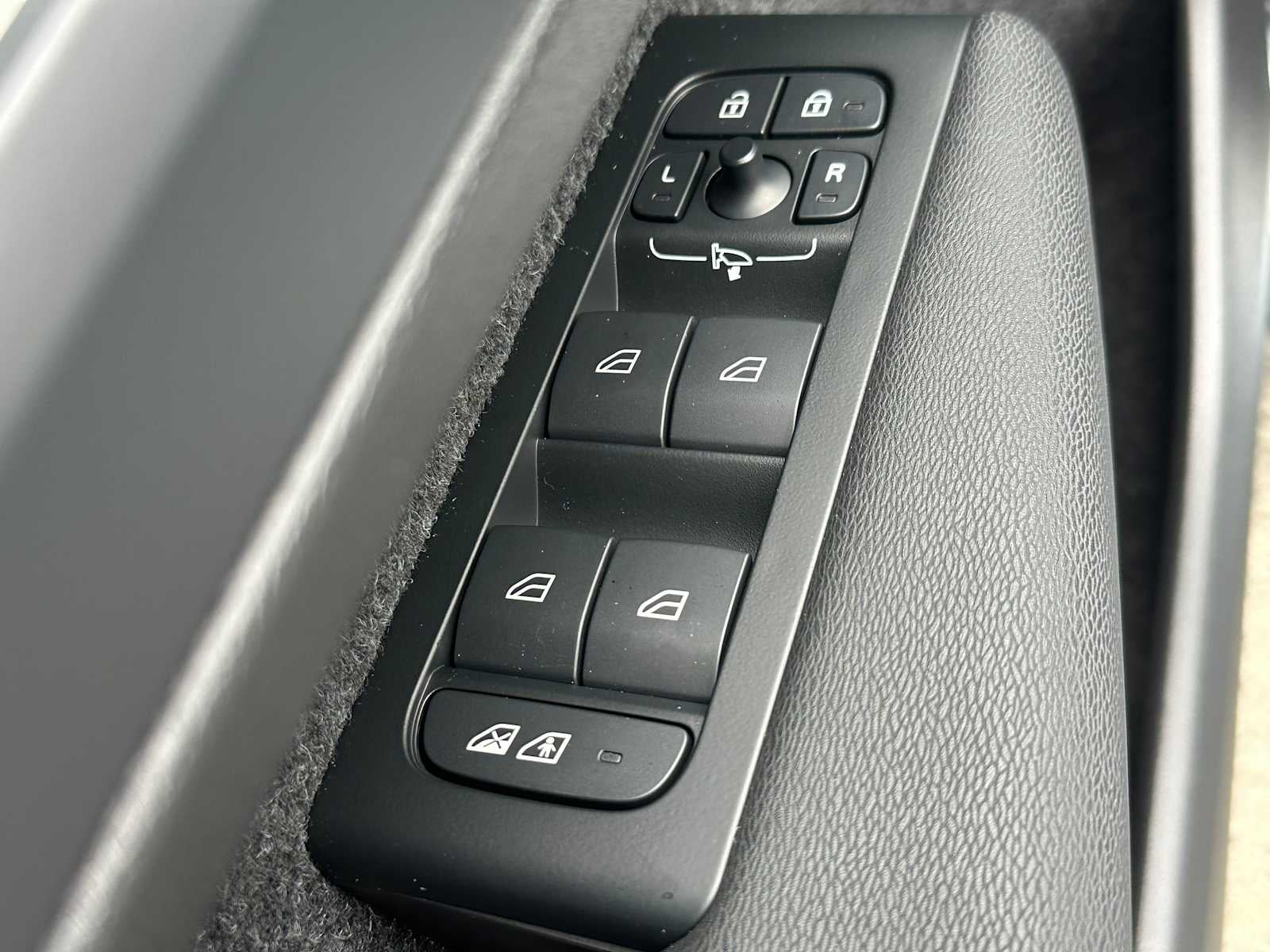 2026 Volvo XC40 Ultra
