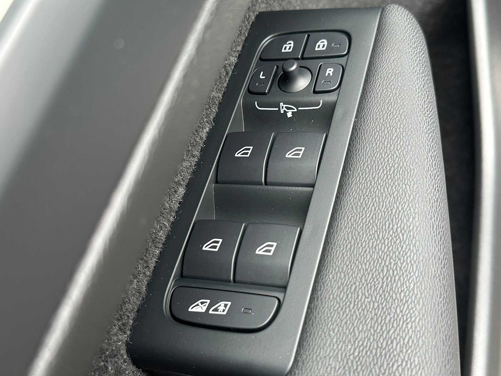 2026 Volvo XC40 Ultra