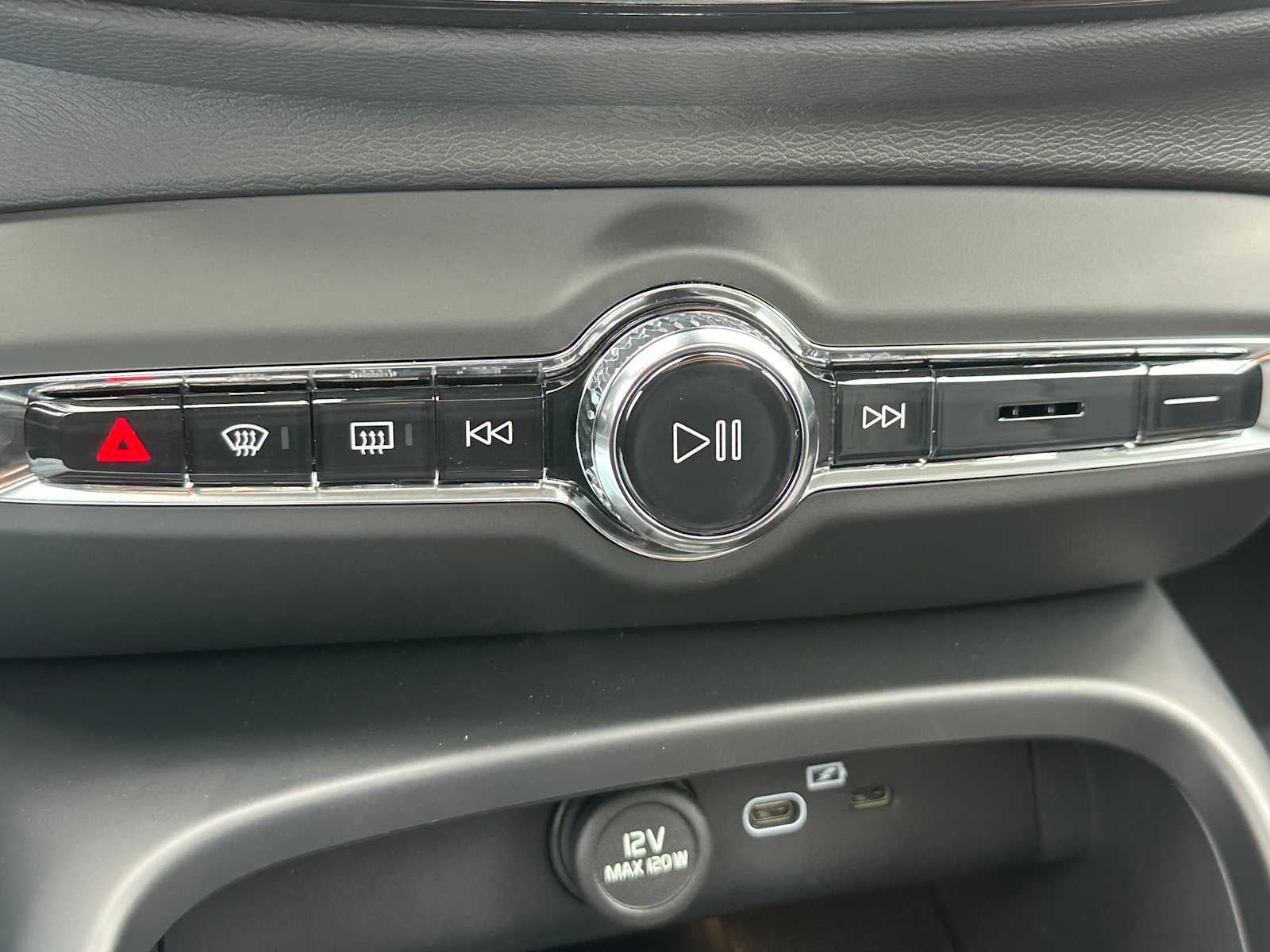 2026 Volvo XC40 Ultra