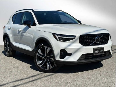 2025 Volvo XC40 Ultra Dark Theme