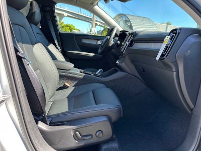 2025 Volvo XC40 Ultra Dark Theme