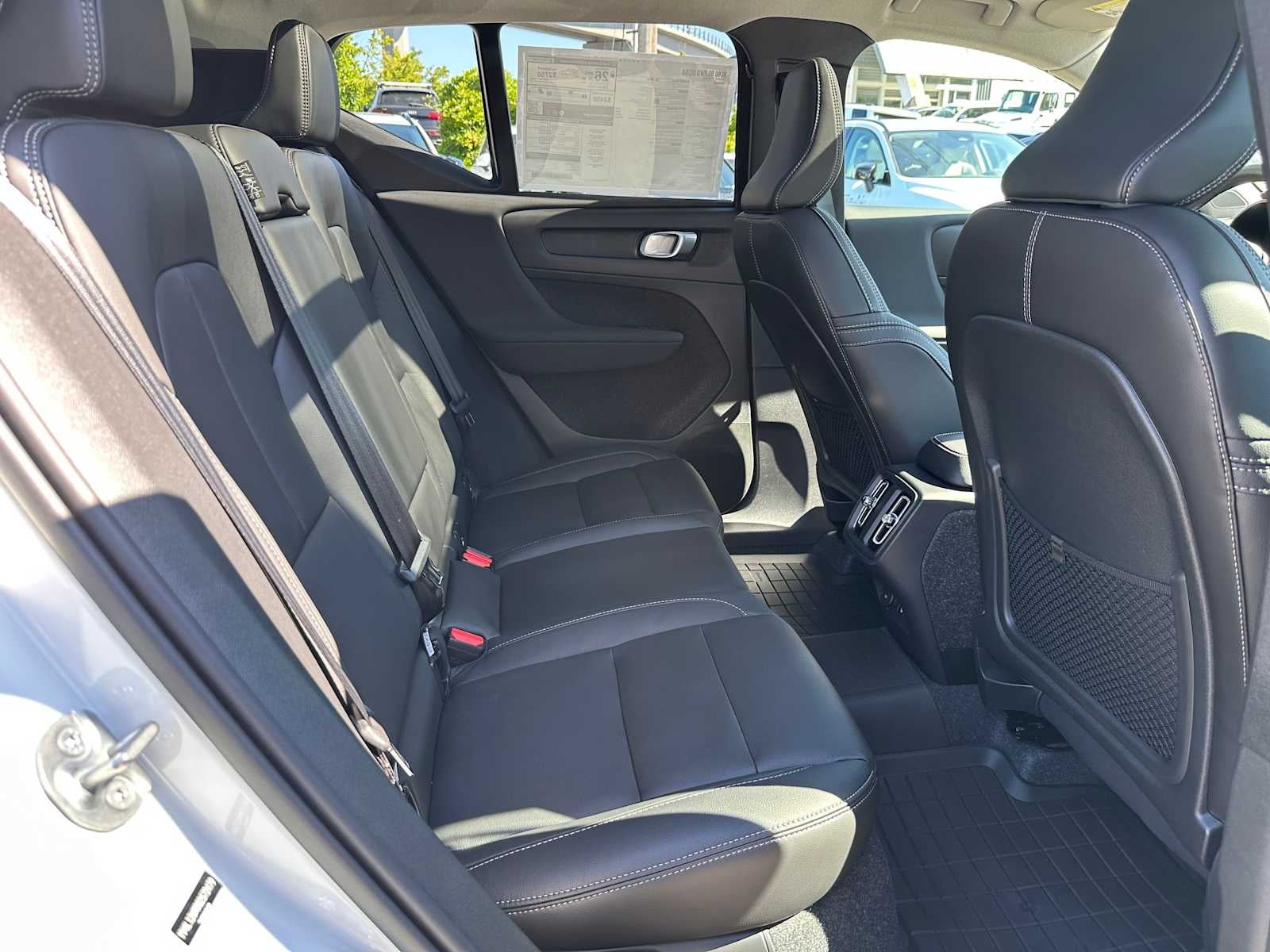 2025 Volvo XC40 Ultra Dark Theme