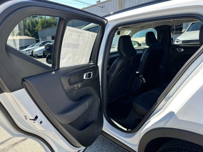 2025 Volvo XC40 Ultra Dark Theme