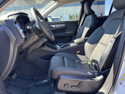 2025 Volvo XC40 Ultra Dark Theme