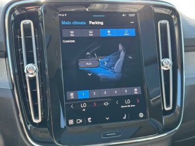 2025 Volvo XC40 Ultra Dark Theme