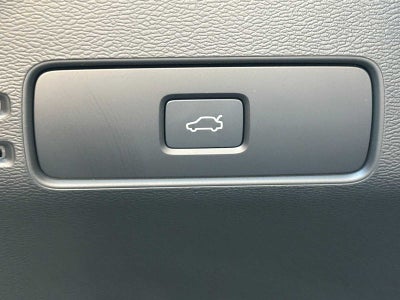 2025 Volvo XC40 Ultra Dark Theme