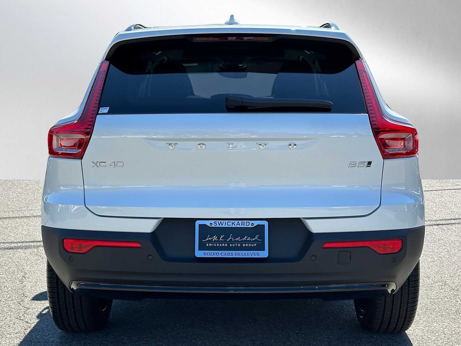 2025 Volvo XC40 Ultra Dark Theme