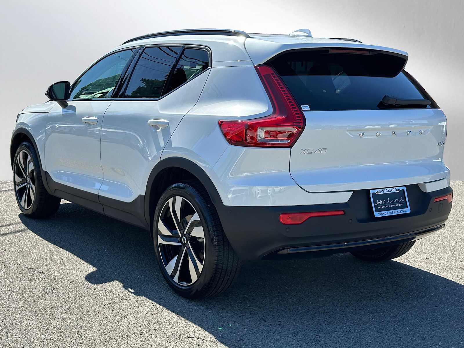 2025 Volvo XC40 Ultra Dark Theme
